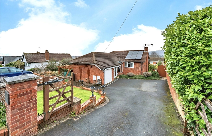 4 bedroom house for sale - Harp Hill, Charlton Kings, Cheltenham, Gloucestershire, GL52 - Property View 1