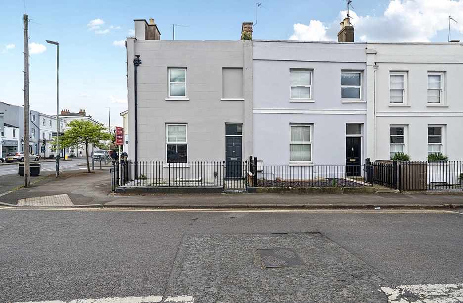 3 bedroom house for sale - Fairview Road, Cheltenham, Gloucestershire, GL52 - Property View 1