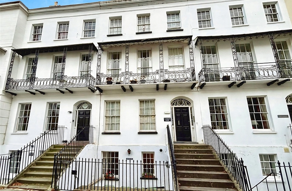 2 bedroom apartment for sale - Wellington Street, Cheltenham, Gloucestershire, GL50 - Property View 1