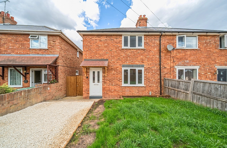 2 bedroom house for sale - Clarence Road, Tewkesbury, Gloucestershire, GL20 - Property View 1